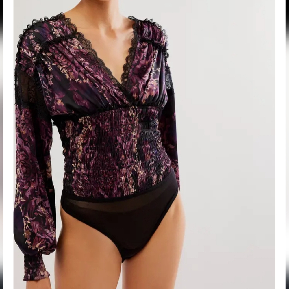 NWOT Women's Purple Floral Smocked V-Neck Bodysuit